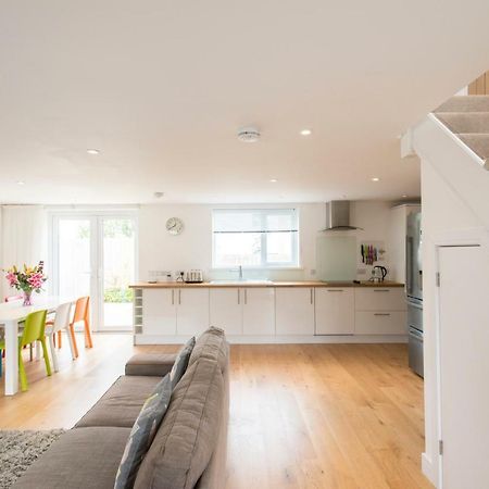 Camana Villa St Ives Екстериор снимка